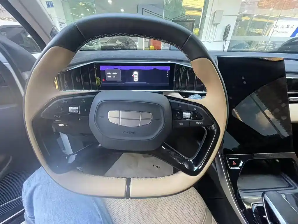 Geely Auto Emgrand L 2023 1.5TD DCT Premium 2022 - thumbnail 4