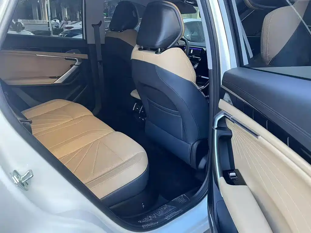 Geely Auto Emgrand L 2023 1.5TD DCT Premium 2022 - thumbnail 6