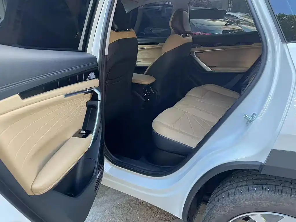 Geely Auto Emgrand L 2023 1.5TD DCT Premium 2022 - thumbnail 7