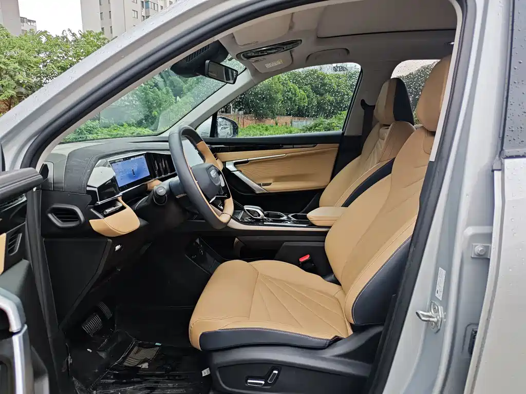 Geely Auto Boyue L 2023 1.5TD DCT Luxury 2022 - thumbnail 4