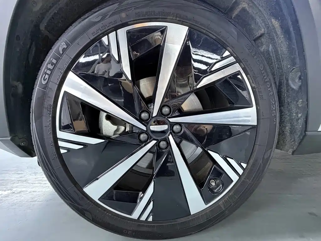 Geely Auto Emgrand L 2024 1.5TD DCT Dragon Edition 2025 - thumbnail 9