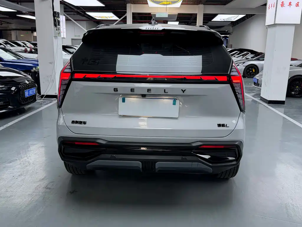 Geely Auto Emgrand L 2024 1.5TD DCT Dragon Edition 2025 - thumbnail 11