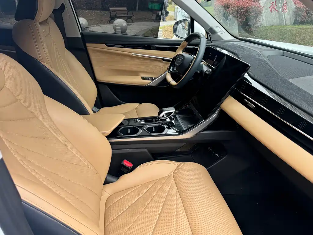 Geely Auto Boyue L 2023 2.0TD DCT Premium 2023 - thumbnail 7