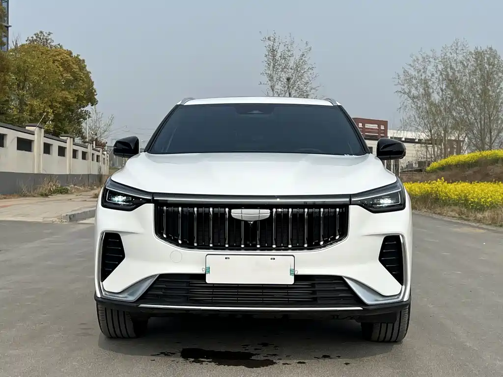 Geely Auto Emgrand 2026 1.5TD Premium 2025 - thumbnail 2