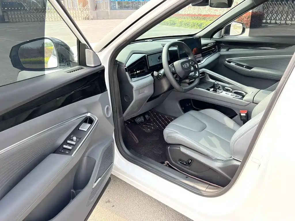 Geely Auto Emgrand 2026 1.5TD Premium 2025 - thumbnail 9