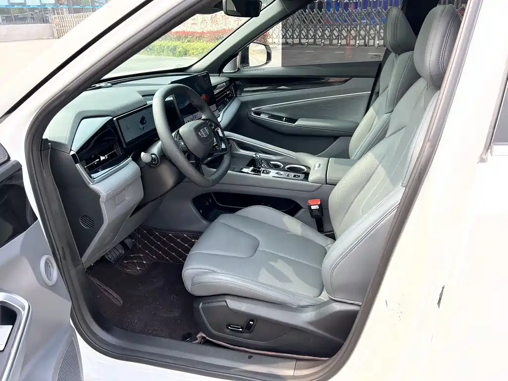 Geely Auto Emgrand 2026 1.5TD Premium 2025 - thumbnail 10