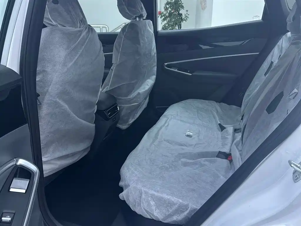 Geely Auto Emgrand 2026 1.5TD Joy 2026 - thumbnail 19