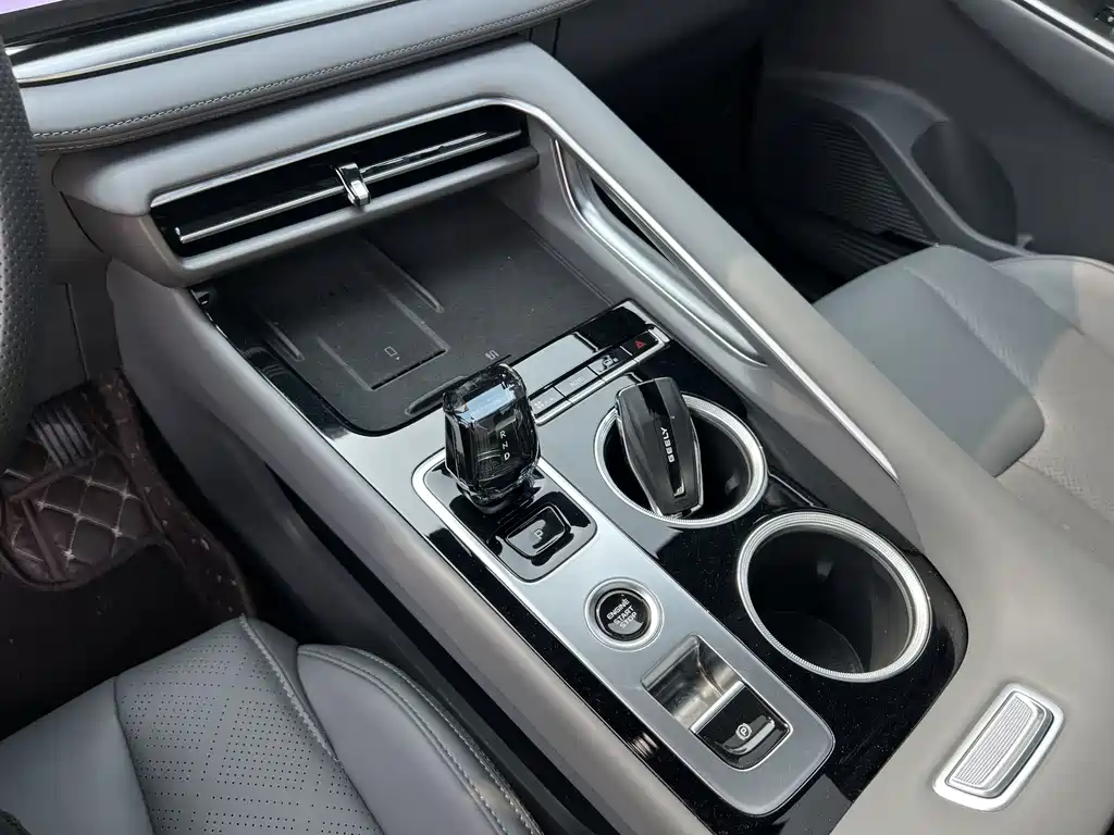 Geely Auto Emgrand 2026 1.5TD Premium 2025 - thumbnail 14