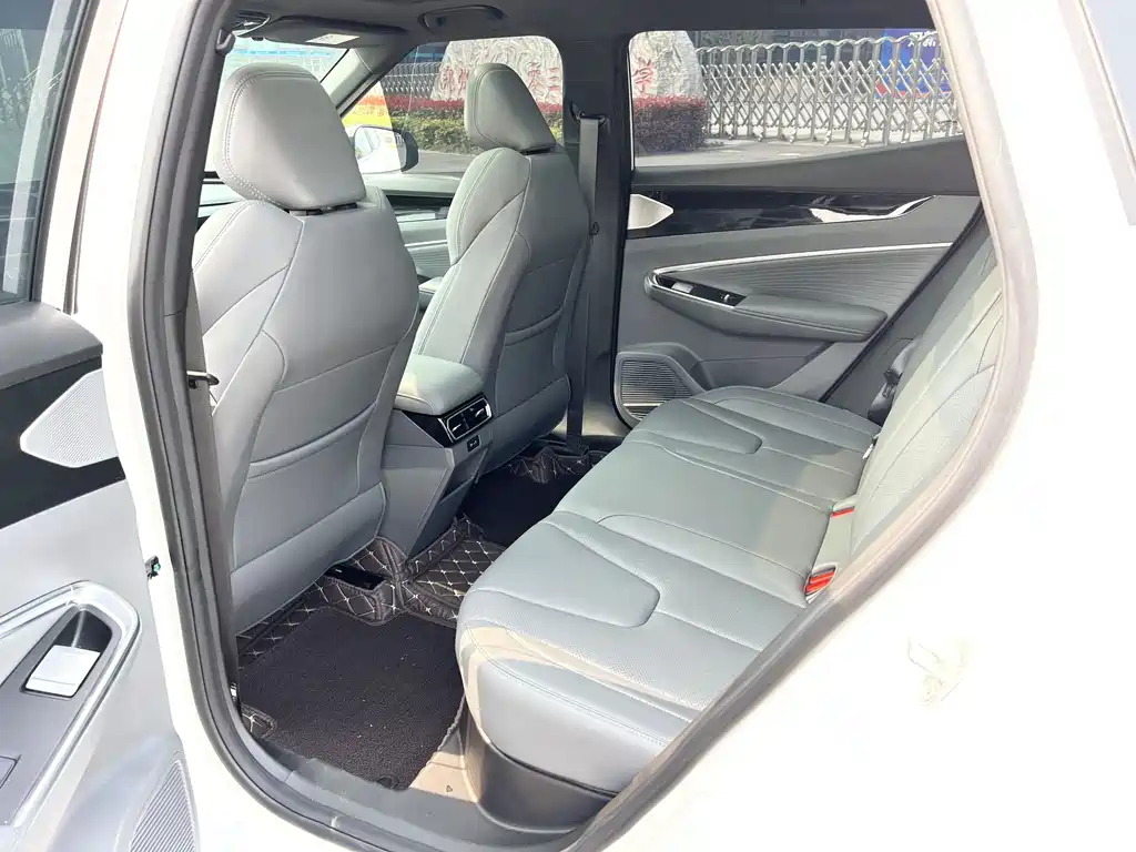 Geely Auto Emgrand 2026 1.5TD Premium 2025 - thumbnail 15