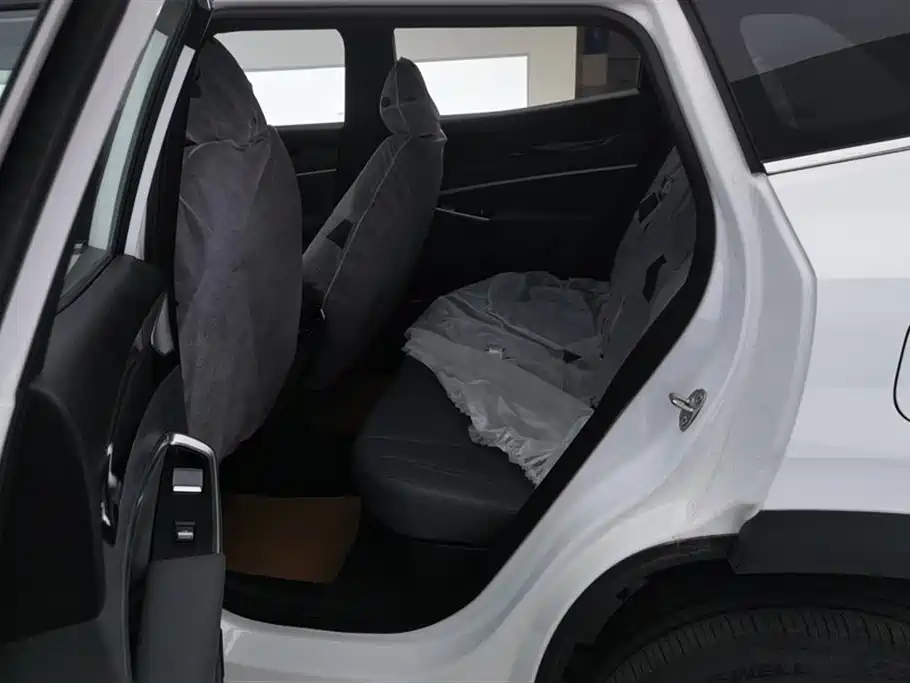 Geely Auto Emgrand 2026 1.5TD Dream 2026 - thumbnail 11