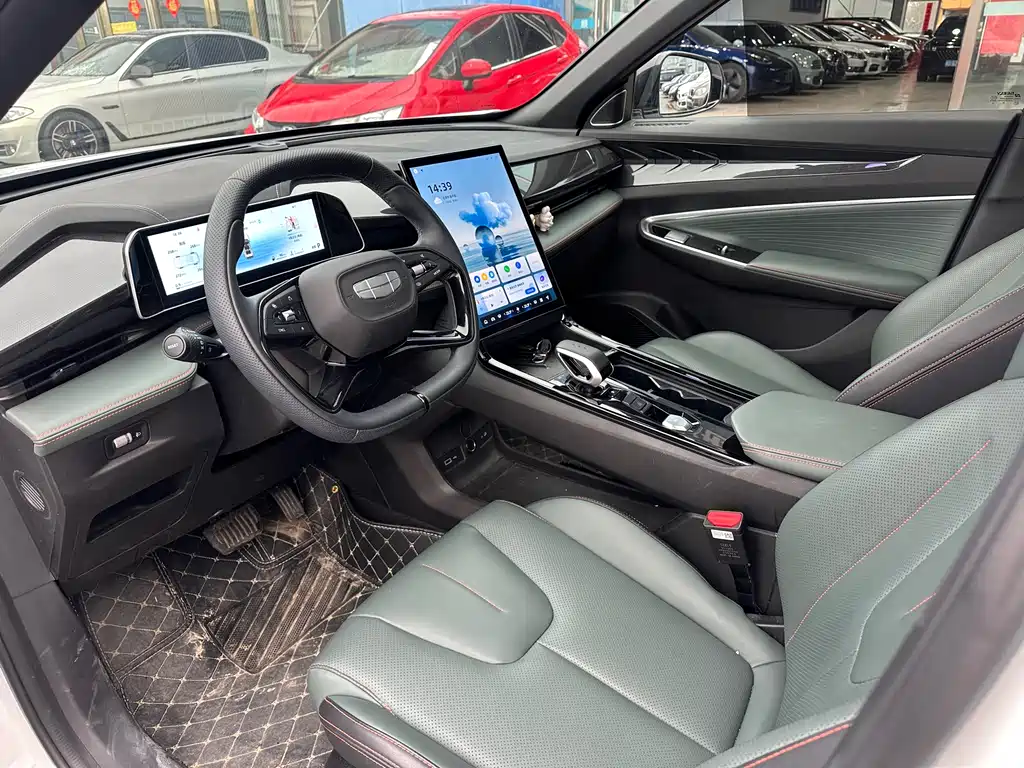 Geely Auto Emgrand 2024 1.5TD SmartLink+ 2024 - thumbnail 4