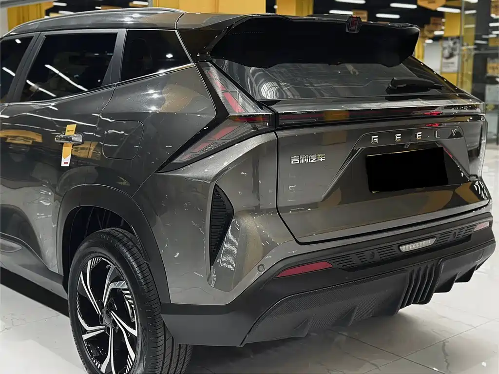 Geely Auto Emgrand 2024 1.5TD Dragon Edition 2025 - thumbnail 5