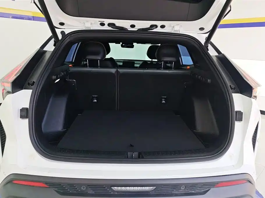 Geely Auto Emgrand 2024 1.5TD SmartLink+ 2025 - thumbnail 4