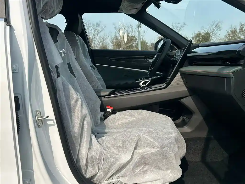 Geely Auto Emgrand 2024 1.5TD SmartLink+ 2026 - thumbnail 5