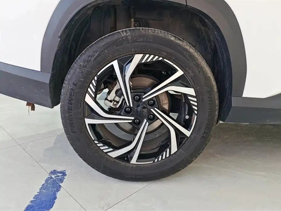 Geely Auto Emgrand 2024 1.5TD SmartLink+ 2025 - thumbnail 6