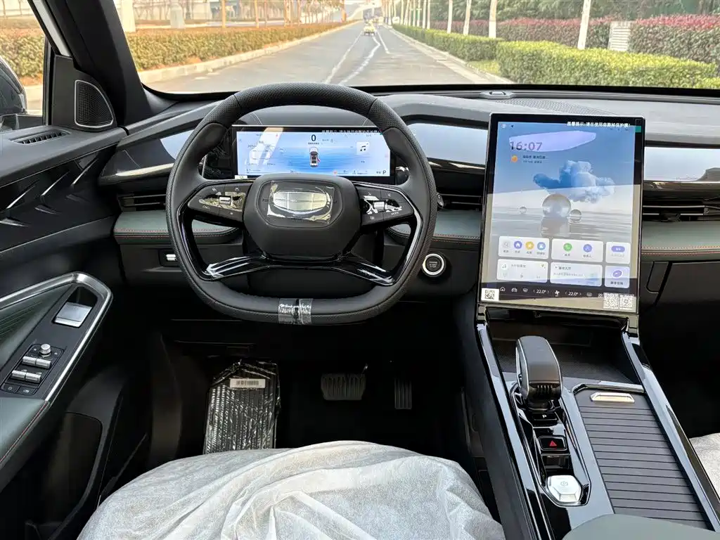 Geely Auto Emgrand 2024 1.5TD SmartLink+ 2026 - thumbnail 6