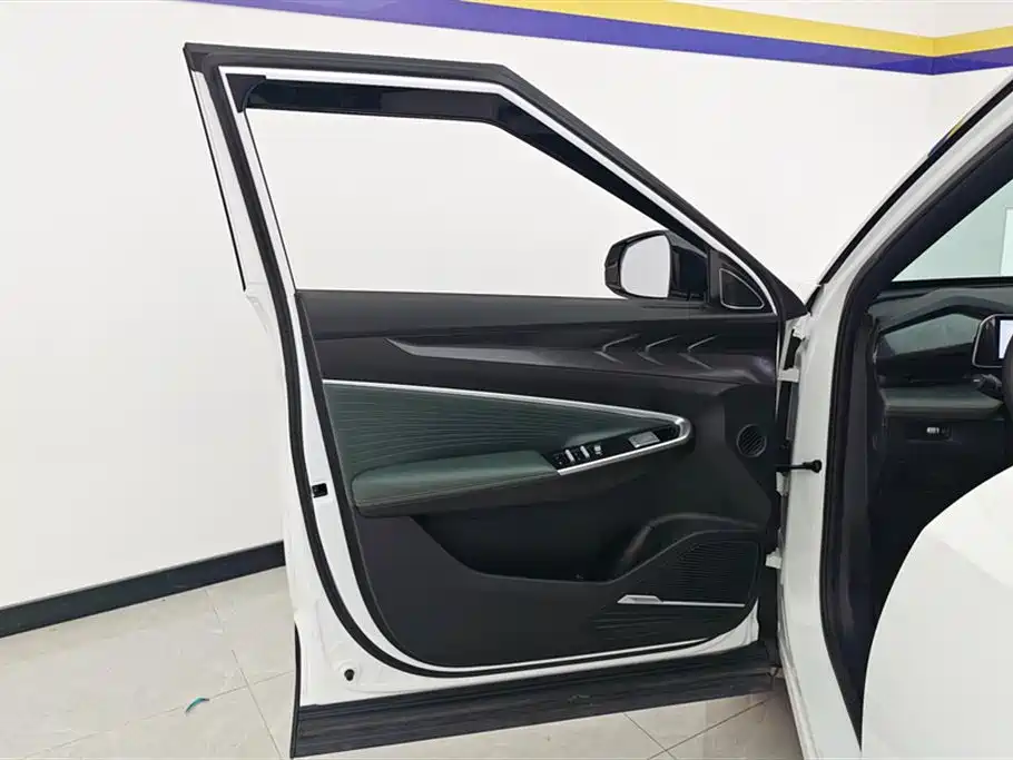 Geely Auto Emgrand 2024 1.5TD SmartLink+ 2025 - thumbnail 7