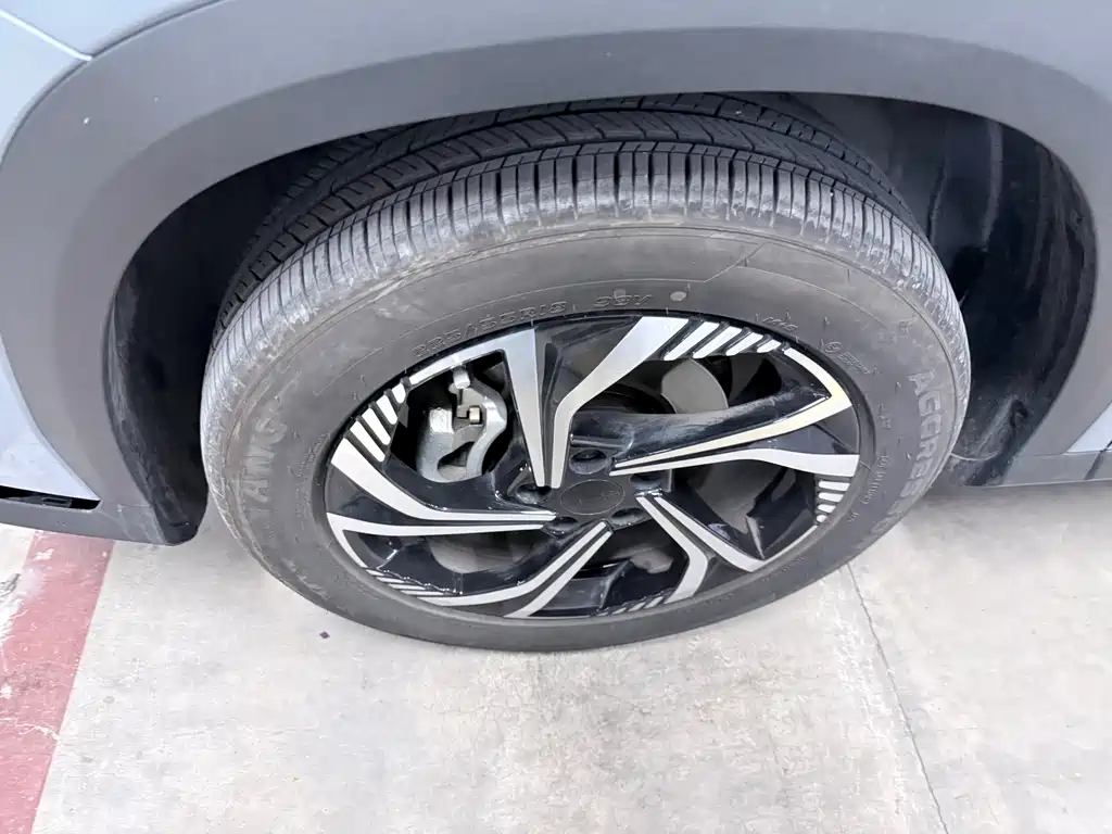Geely Auto Emgrand 2024 1.5TD Smart Elite 2024 - thumbnail 5