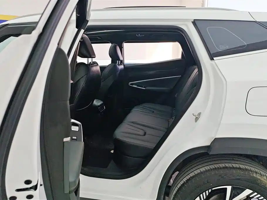 Geely Auto Emgrand 2024 1.5TD SmartLink+ 2025 - thumbnail 11