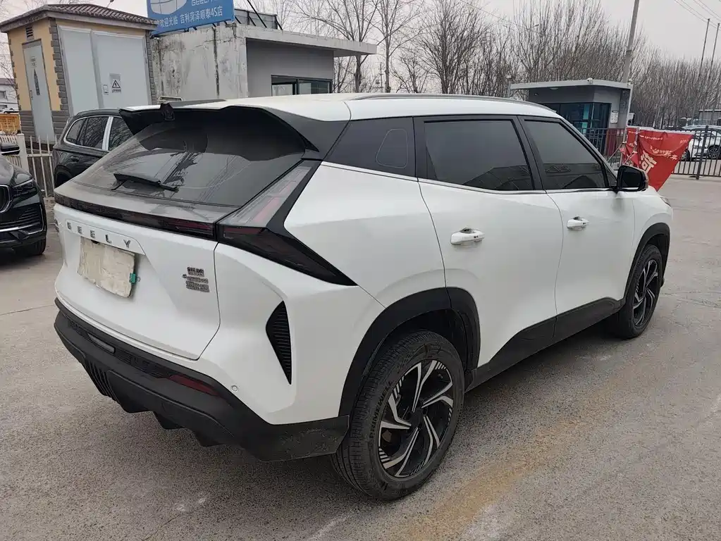Geely Auto Emgrand 2024 1.5TD Dragon Edition 2025 - thumbnail 3