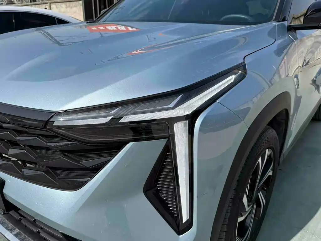 Geely Auto Emgrand 2024 1.5TD Dragon Edition 2024 - thumbnail 2