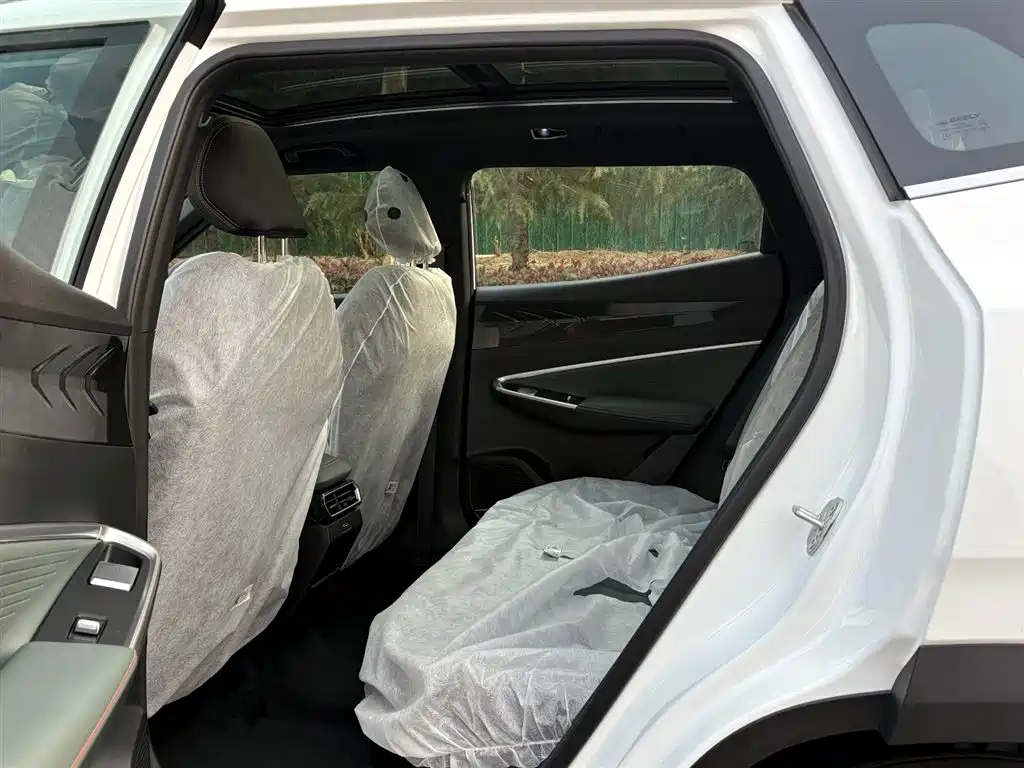 Geely Auto Emgrand 2024 1.5TD SmartLink+ 2026 - thumbnail 13