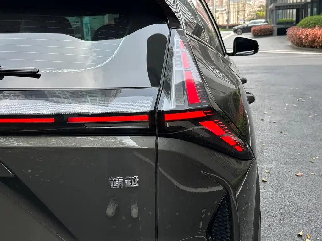 Geely Auto Emgrand 2024 1.5TD SmartLink+ 2024 - thumbnail 5