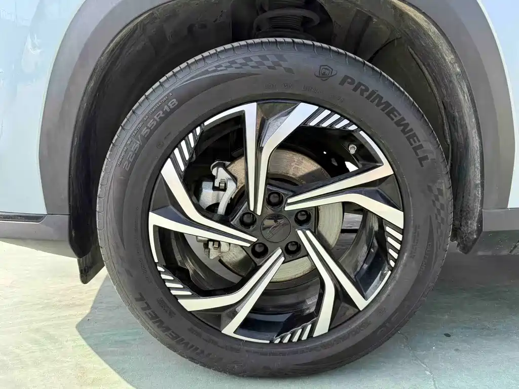 Geely Auto Emgrand 2024 1.5TD Dragon Edition 2024 - thumbnail 4