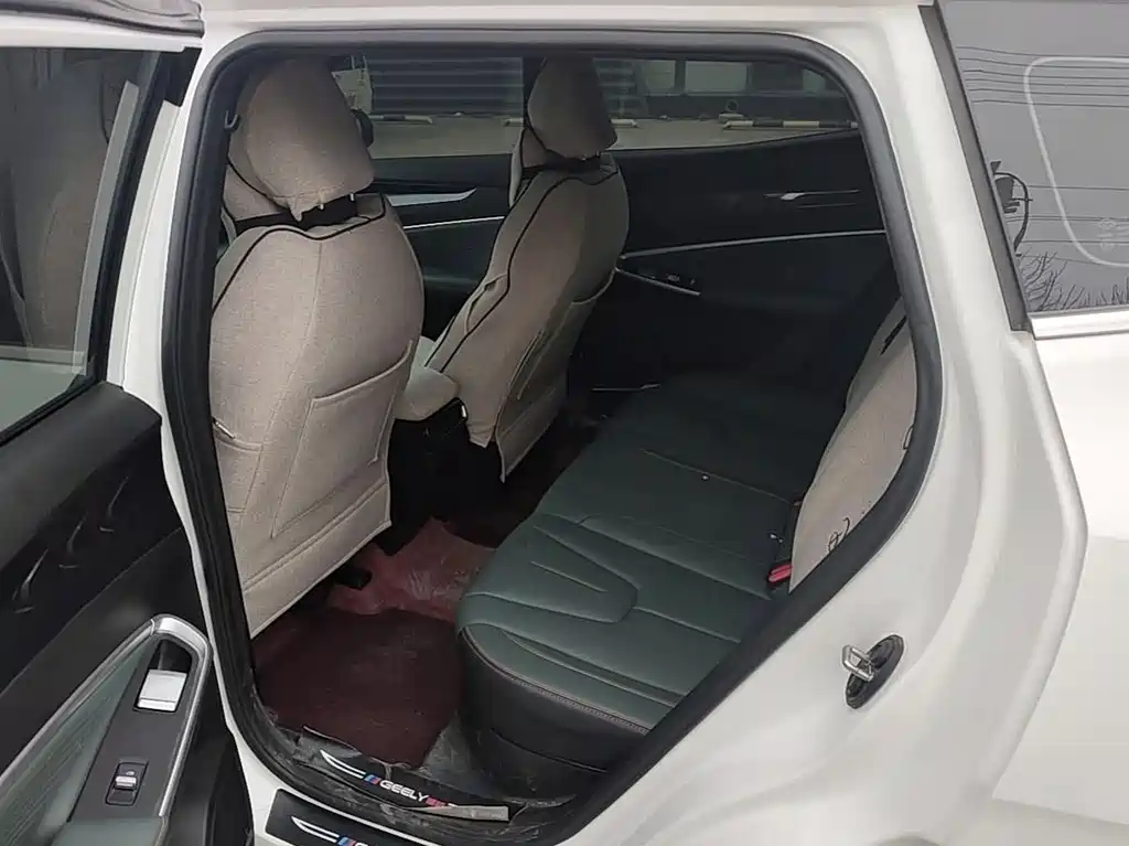 Geely Auto Emgrand 2024 1.5TD Dragon Edition 2025 - thumbnail 9