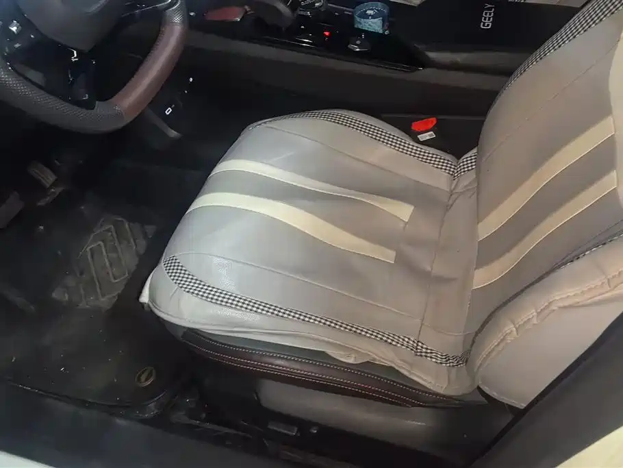 Geely Auto Emgrand 2024 1.5TD Dragon Edition 2024 - thumbnail 8