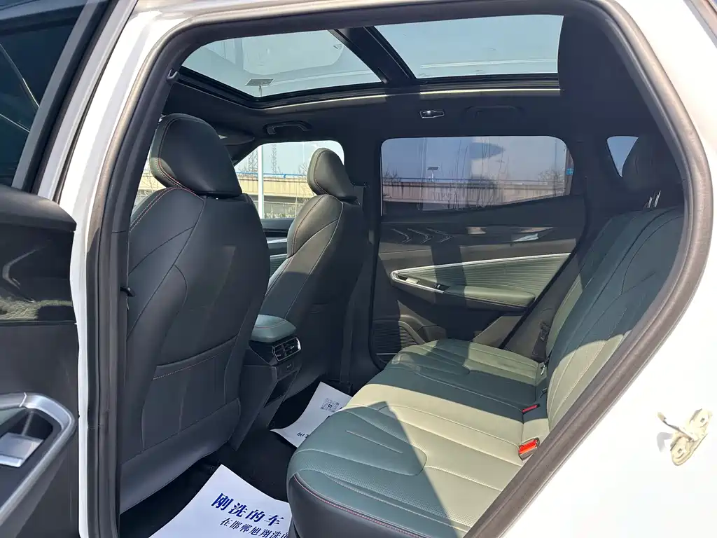 Geely Auto Emgrand 2024 1.5TD SmartLink+ 2024 - thumbnail 6