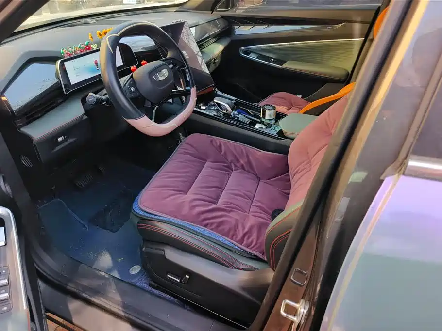 Geely Auto Emgrand 2024 1.5TD SmartLink+ 2024 - thumbnail 9