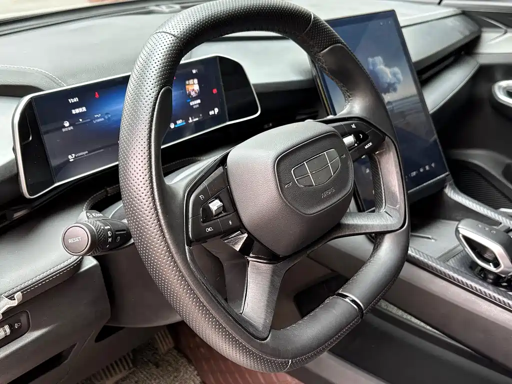 Geely Auto Emgrand 2024 1.5TD SmartLink+ 2024 - thumbnail 12