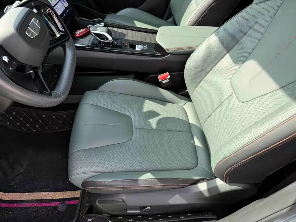 Geely Auto Emgrand 2024 1.5TD Dragon Edition 2024 - thumbnail 10