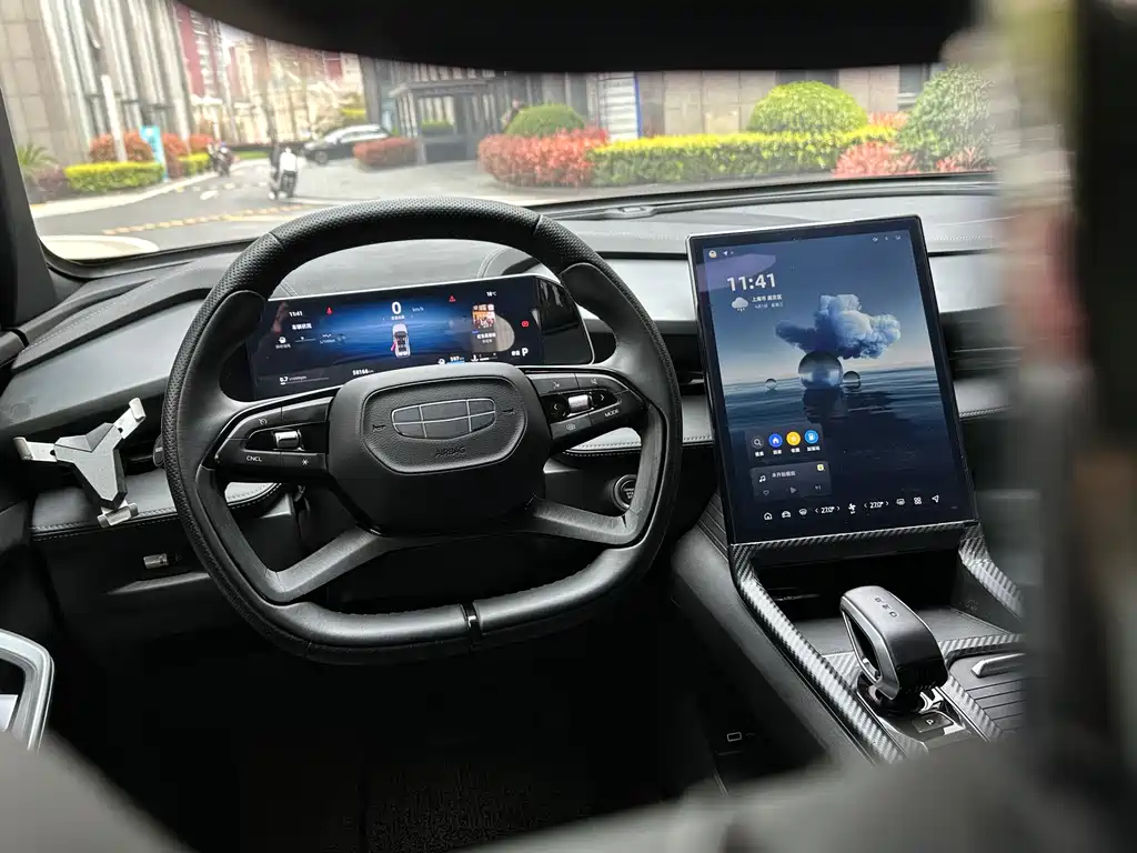 Geely Auto Emgrand 2024 1.5TD SmartLink+ 2024 - thumbnail 14