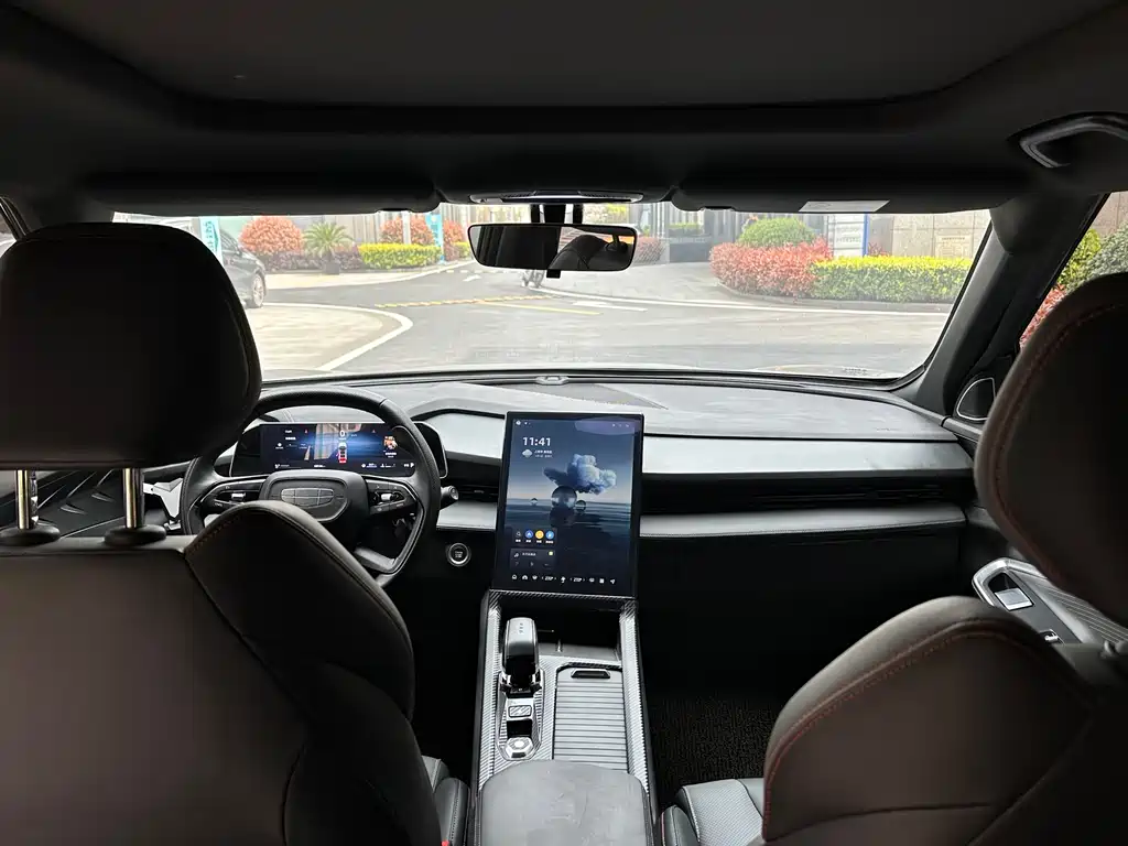 Geely Auto Emgrand 2024 1.5TD SmartLink+ 2024 - thumbnail 18