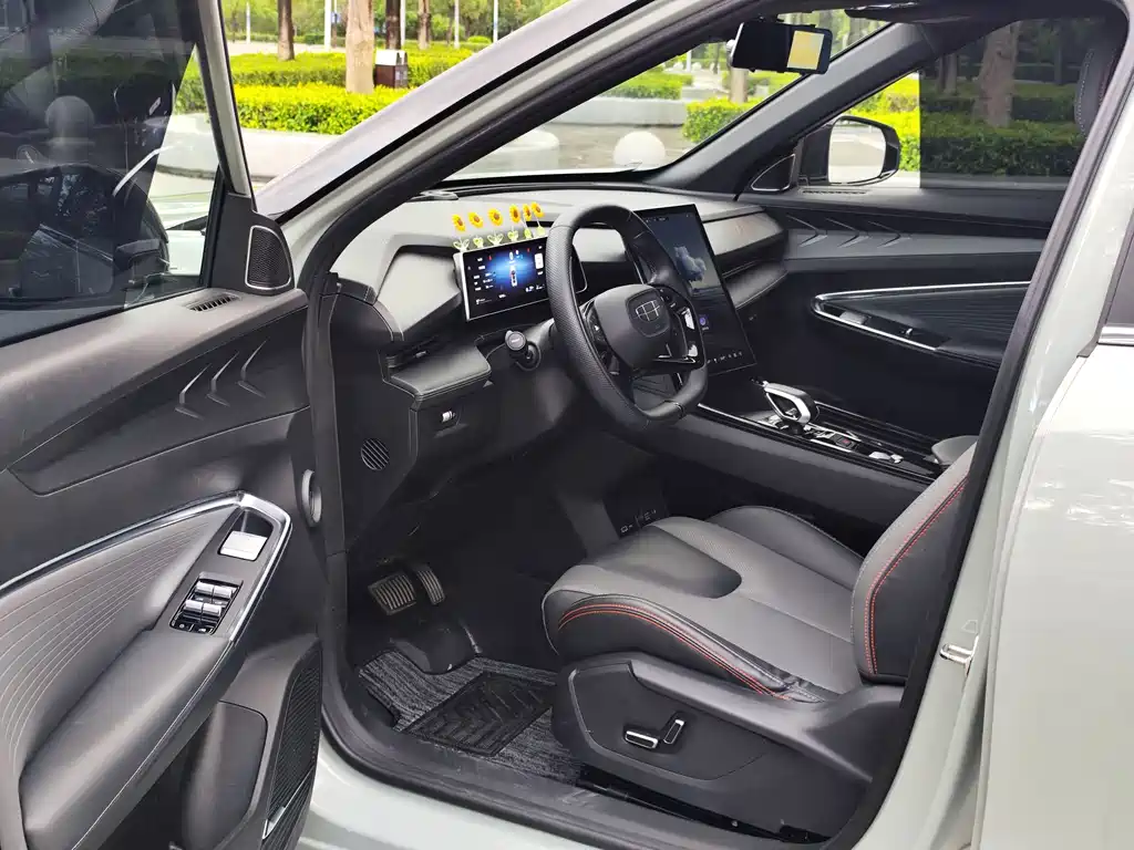 Geely Auto Boyue 2023 Boyue COOL 1.5TD Friend Edition 2023 - thumbnail 3