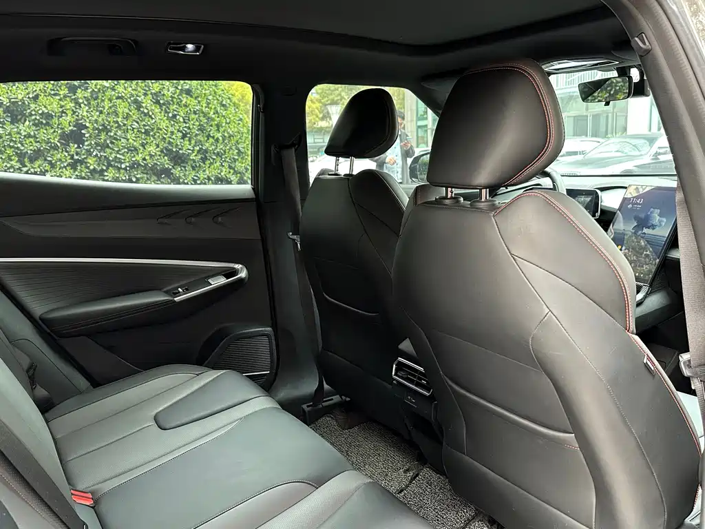 Geely Auto Emgrand 2024 1.5TD SmartLink+ 2024 - thumbnail 19