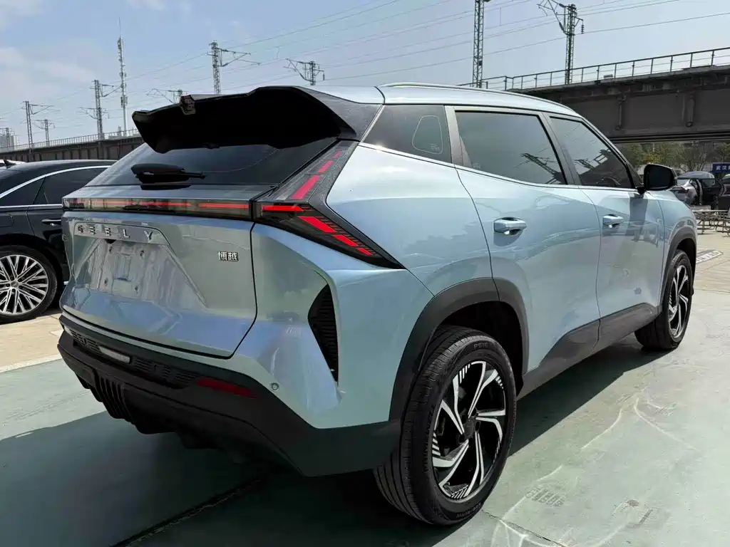 Geely Auto Emgrand 2024 1.5TD Dragon Edition 2024 - thumbnail 17