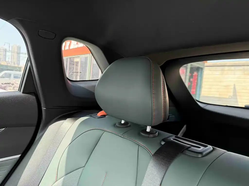 Geely Auto Emgrand 2024 1.5TD Dragon Edition 2024 - thumbnail 21