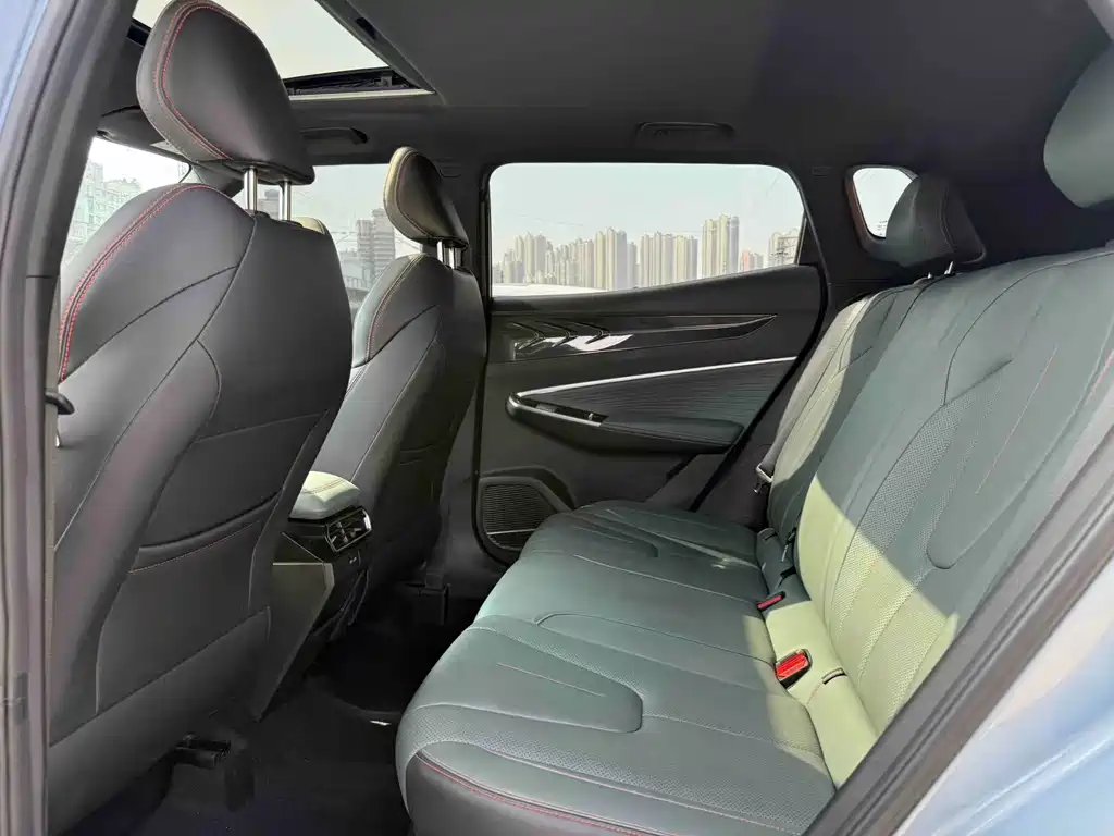 Geely Auto Emgrand 2024 1.5TD Dragon Edition 2024 - thumbnail 24