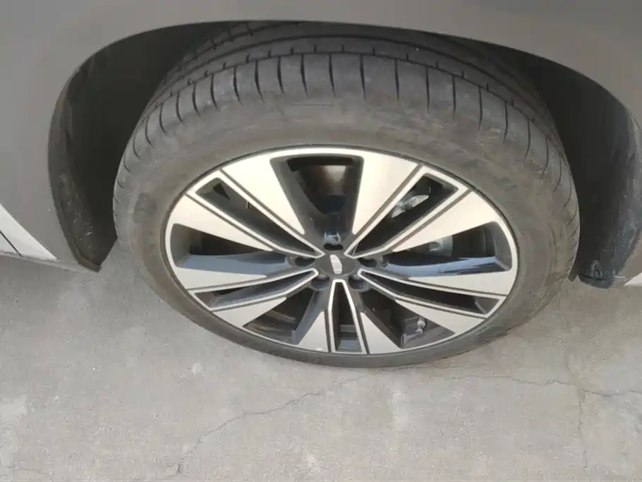 Geely Auto Emgrand L 2025 4th Gen 1.5TD DCT Premium 2025 - thumbnail 6