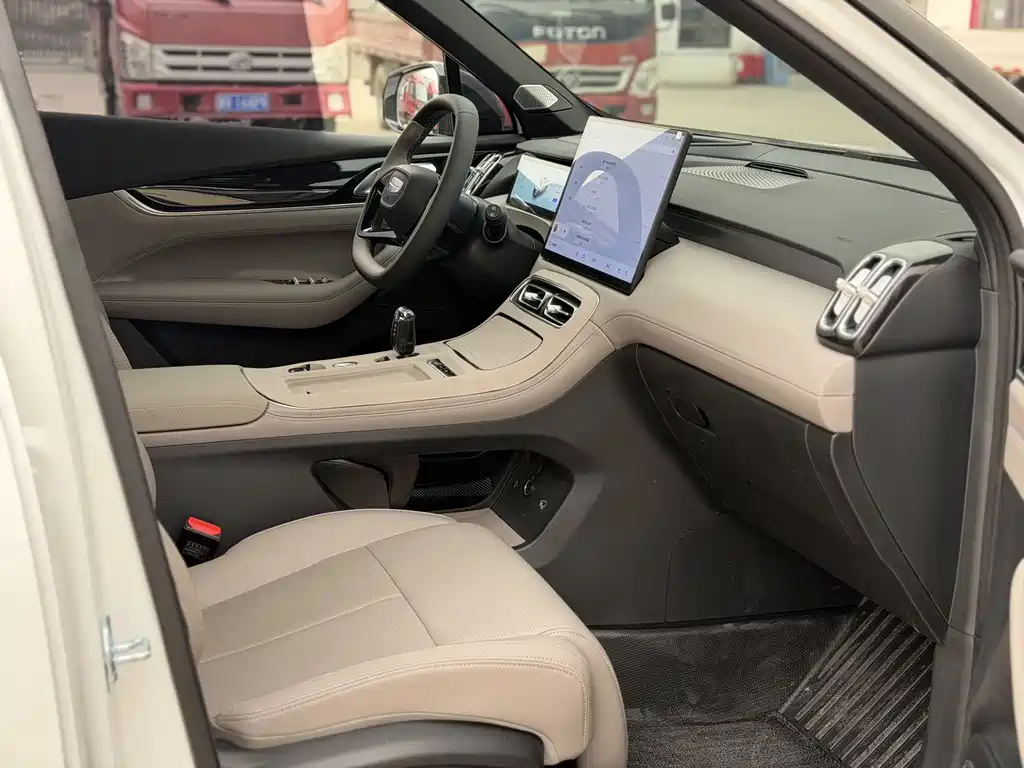Geely Auto Emgrand L 2025 4th Gen 1.5TD DCT Premium 2025 - thumbnail 6