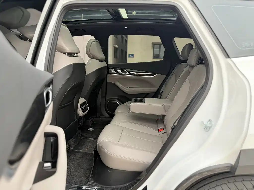 Geely Auto Emgrand L 2025 4th Gen 1.5TD DCT Premium 2025 - thumbnail 7