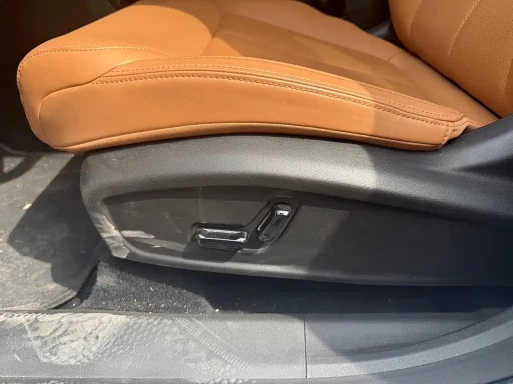 Geely Auto Emgrand L 2025 4th Gen 1.5TD DCT Shanhe 2026 - thumbnail 7