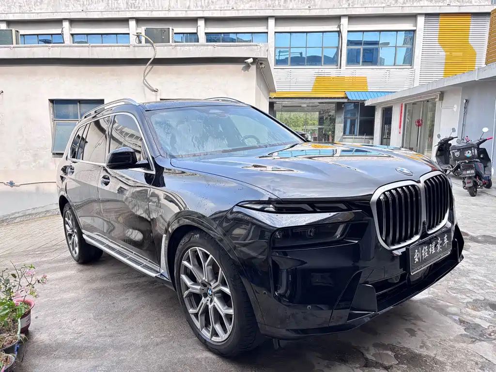 BMW BMW X7 xDrive40i Luxury Package 2023 - thumbnail 2