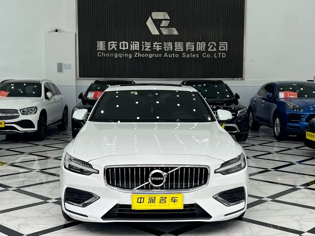 Volvo Volvo S60 2020 T4 Momentum Luxury Edition 2020 - thumbnail 2