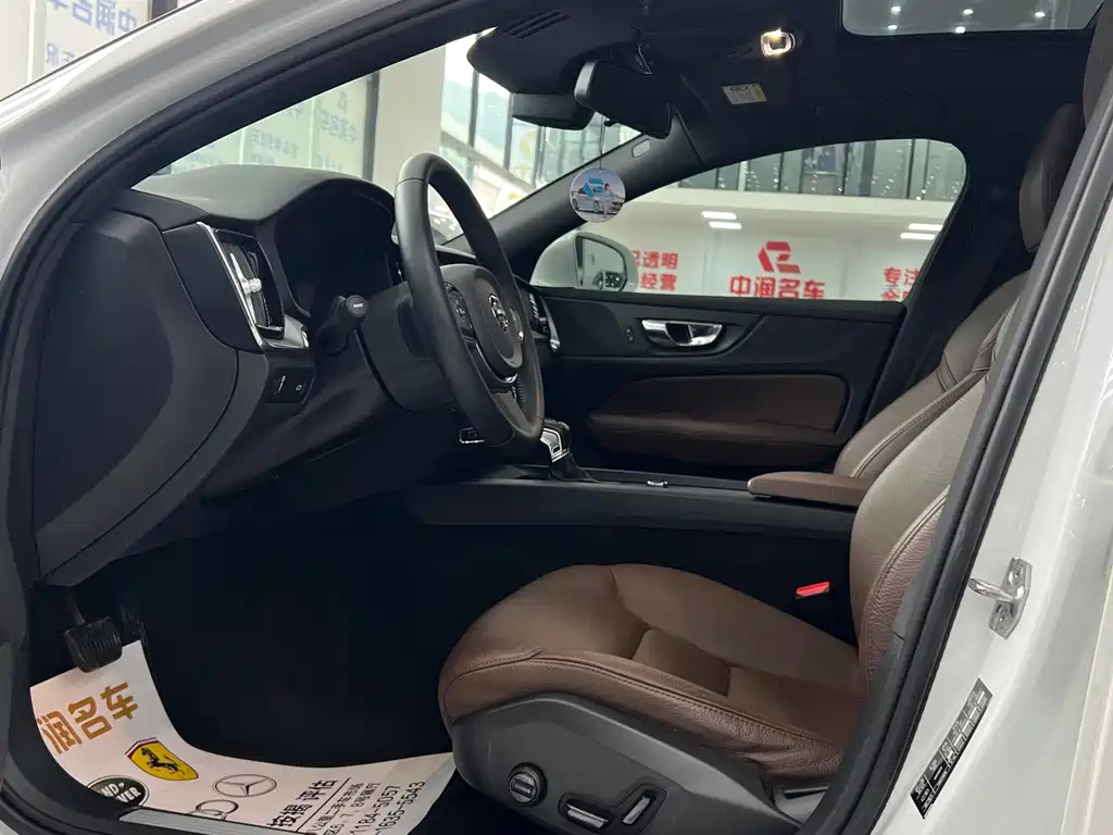 Volvo Volvo S60 2020 T4 Momentum Luxury Edition 2020 - thumbnail 8