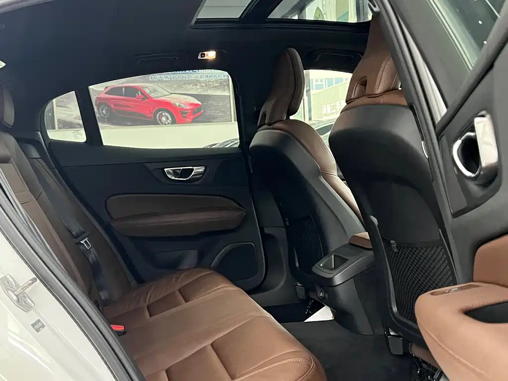 Volvo Volvo S60 2020 T4 Momentum Luxury Edition 2020 - thumbnail 11