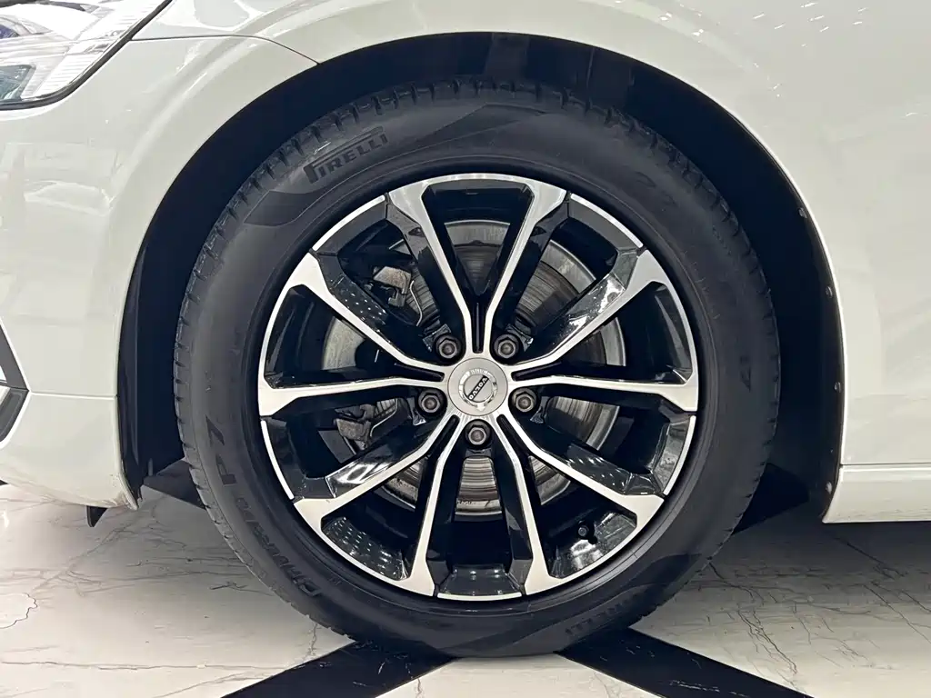 Volvo Volvo S60 2020 T4 Momentum Luxury Edition 2020 - thumbnail 13